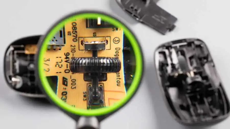 Poplock Heavy Duty Magifying Glass with LED light zooming in computer mouse electronics components