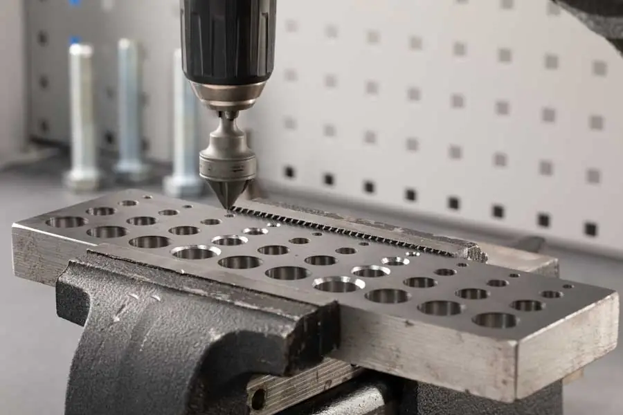Why is a Poplock deburring tool an essential feature of your toolkit-01